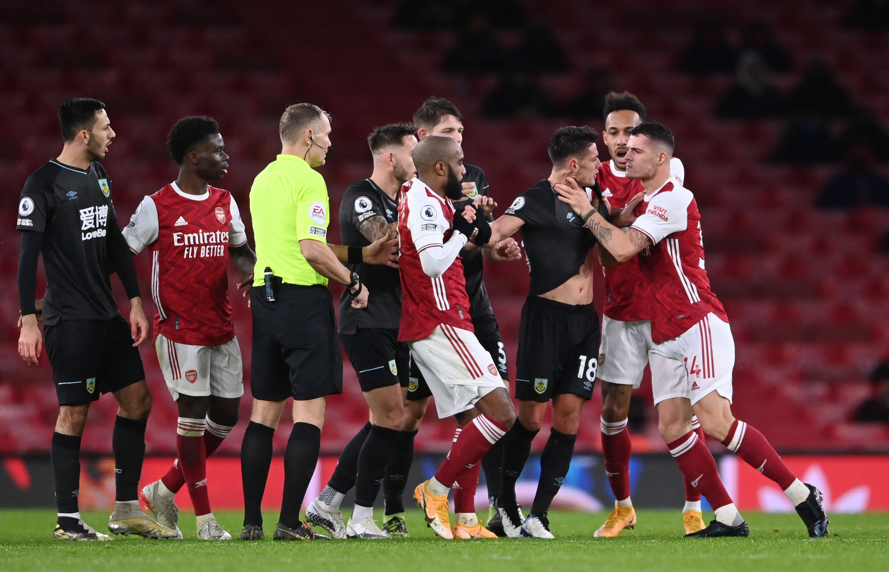 全队上下都 全队上下都